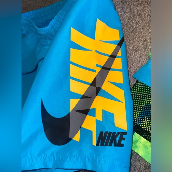 2 boys Nike swim suit trunks size medium - Picture 8 of 11